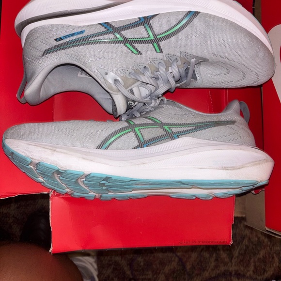Asics Light Gray Sneakers with Blue and Green Highlights - Picture 1 of 4